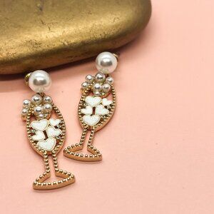 Champagne Hearts Earrings - WHITE